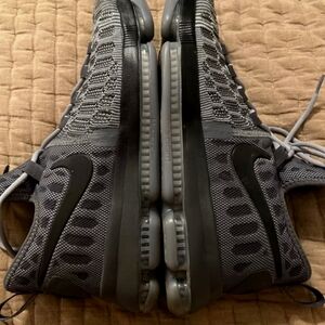 Battle grey Nike zooms 10.5